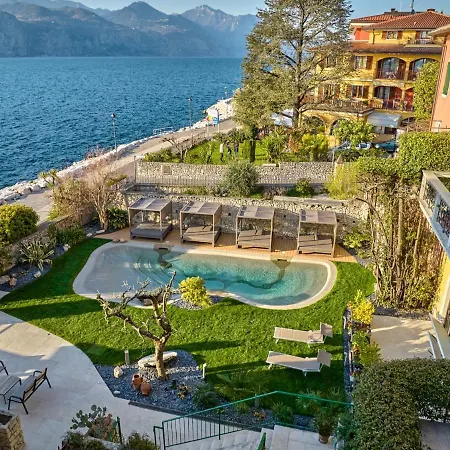 Hotel Front 4*