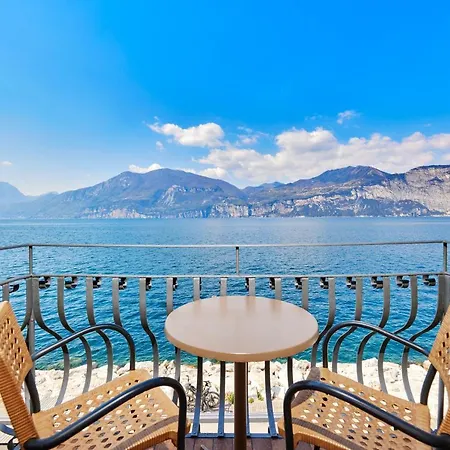 Hotel Front Brenzone sul Garda