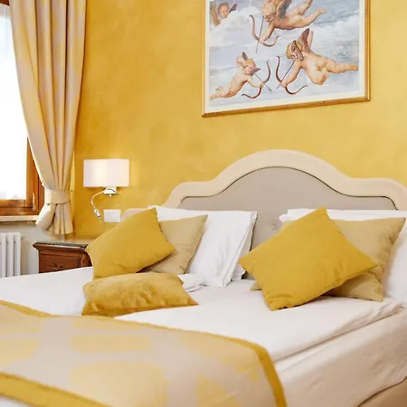 Front Hotel 4*