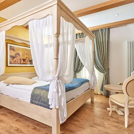 Hotel Front Brenzone sul Garda