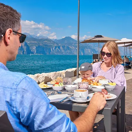 Hotel Front Brenzone sul Garda
