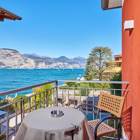 Front Hotel 4*
