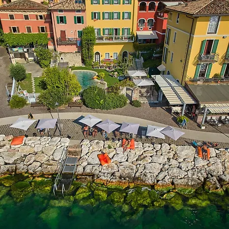 Front 4* Brenzone sul Garda