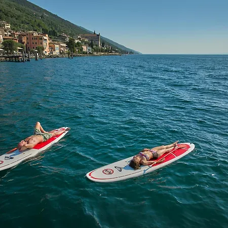 Front Hotel Brenzone sul Garda