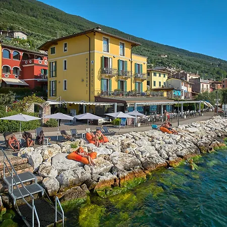 Front Brenzone sul Garda