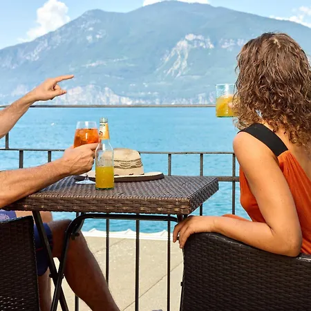 Hotel Front Brenzone sul Garda