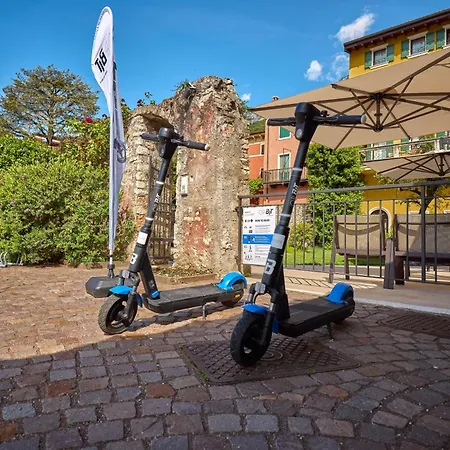 Front Hotel Brenzone sul Garda