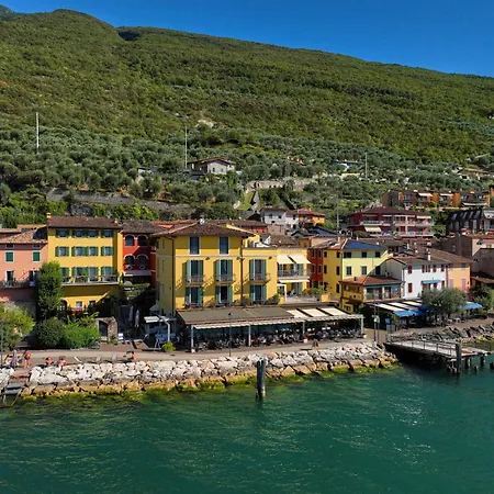 Front 4* Brenzone sul Garda