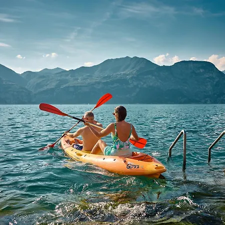 Front Hotel Brenzone sul Garda