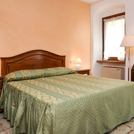Front 4* Brenzone sul Garda