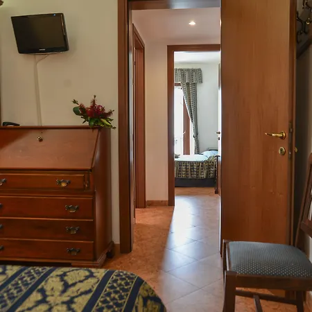 Hotel Front Brenzone sul Garda