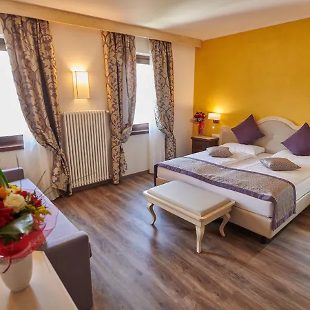 Front Brenzone sul Garda