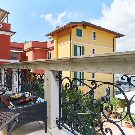 Front 4* Brenzone sul Garda