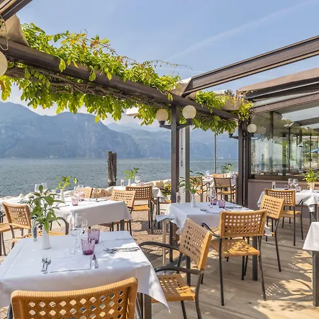 Hotel Front Brenzone sul Garda