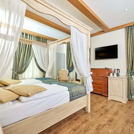 Front Hotel Brenzone sul Garda