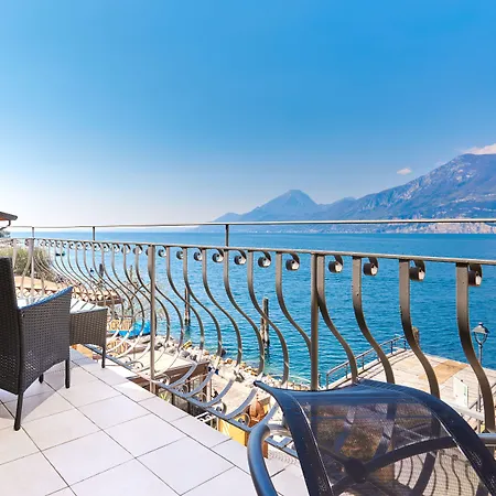 Front Brenzone sul Garda