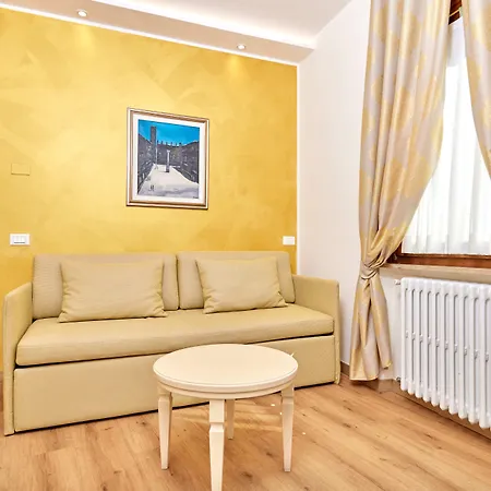 Hotel Front Brenzone sul Garda