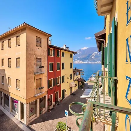 Front Hotel Brenzone sul Garda