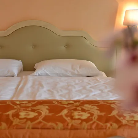 Otel Front Brenzone sul Garda