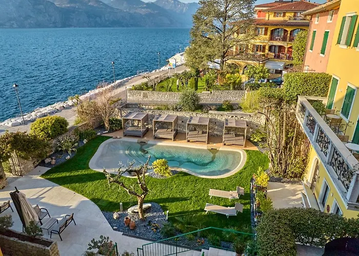 Otel Front 4*