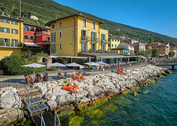 Front Brenzone sul Garda