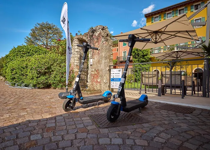 Front Otel Brenzone sul Garda